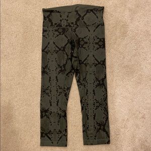 Lululemon Ziggy Snake Crop